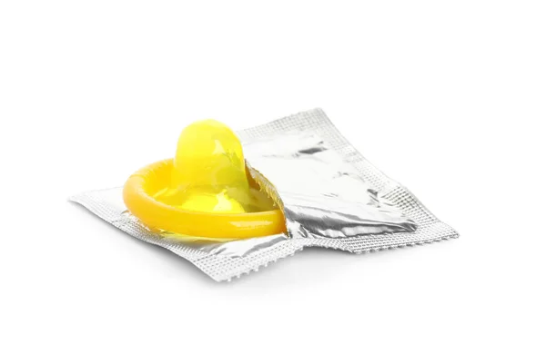 Oförpackad Gul Kondom Isolerad Vitt Säkert Sex — Stockfoto