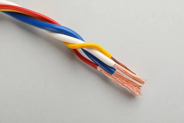 Muchos Cables Eléctricos Retorcidos Fondo Luz Primer Plano — Foto de Stock