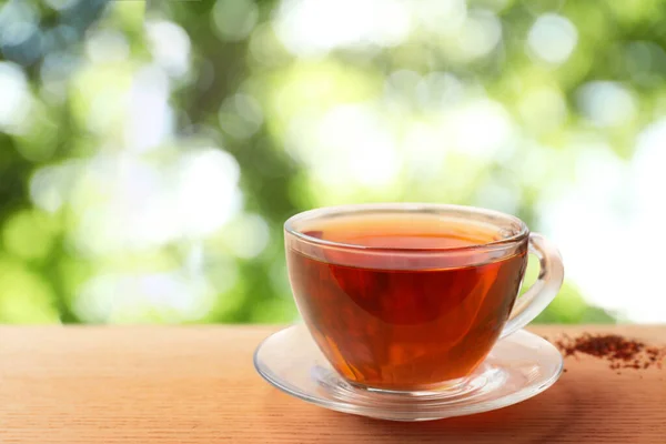 Xícara Chá Quente Recém Fabricado Rooibos Mesa Madeira Livre — Fotografia de Stock