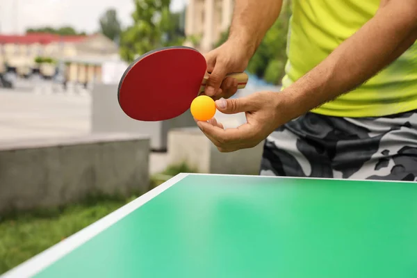 Man Playing Ping Pong Outdoors Summer Day Closeup — Stock Photo, Image