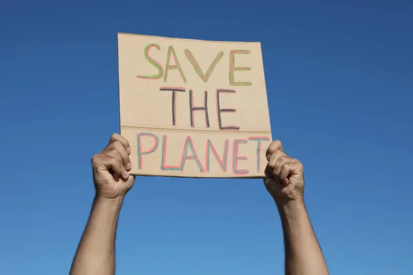 Man Met Affiche Protesteert Tegen Klimaatverandering Buiten Close — Stockfoto