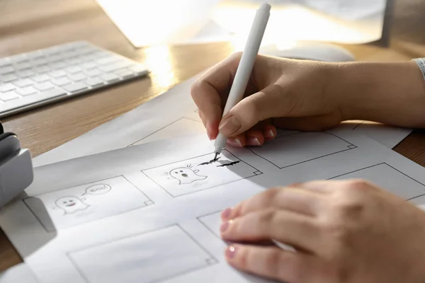 Mujer Dibujando Dibujos Animados Lugar Trabajo Primer Plano Proceso Preproducción —  Fotos de Stock