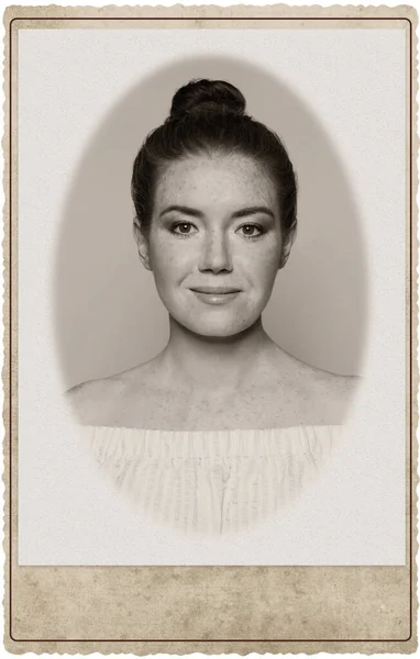 Stare Zdjęcie Pięknej Młodej Kobiety Portret Drzewa Genealogicznego — Zdjęcie stockowe