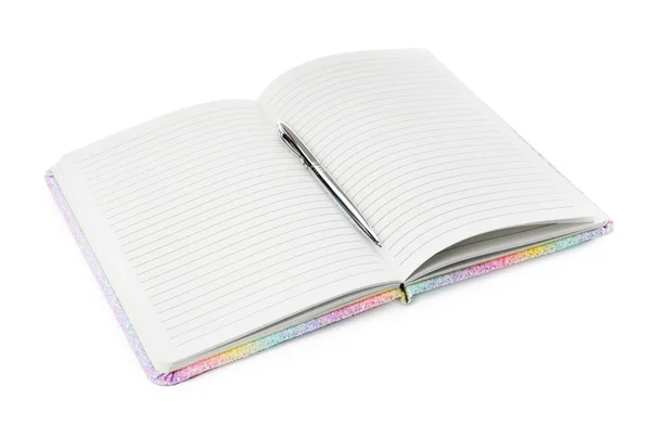 Stijlvolle Open Notitieboek Met Blanco Vellen Pen Geïsoleerd Wit — Stockfoto
