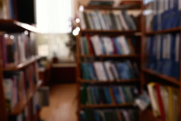 Visión Borrosa Diferentes Libros Estantes Biblioteca —  Fotos de Stock