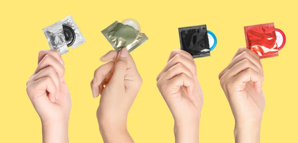 Colagem Com Fotos Mulheres Segurando Preservativos Fundo Amarelo Close Design — Fotografia de Stock