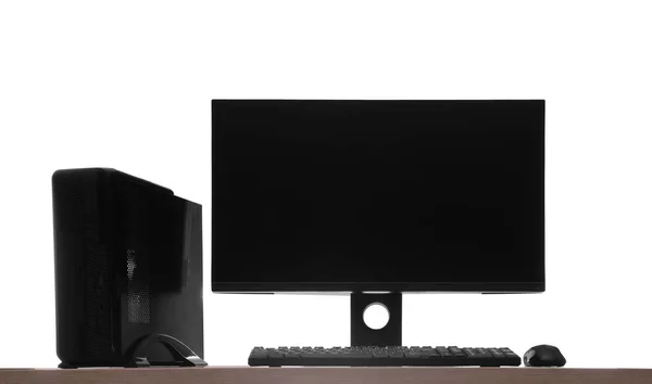 Boş Ekran Ekranlı Modern Bilgisayar Ahşap Masa Üzerinde Beyaz Arkaplan — Stok fotoğraf