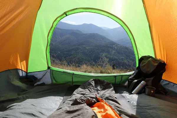 Tenda Campeggio Con Sacco Pelo Montagna Vista Dall Interno — Foto Stock