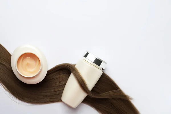 Natuurlijke Cosmetische Producten Haarlok Witte Achtergrond Platte Lay Ruimte Voor — Stockfoto