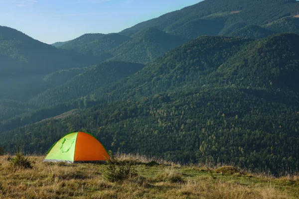 Pintoresco Paisaje Montaña Con Tienda Campaña Mañana — Foto de Stock