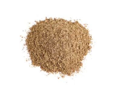 Üst görünümde izole edilmiş toz halinde kişniş yığını