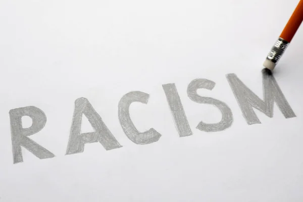 Apagar Palavra Racismo Escrito Folha Papel Com Lápis Close — Fotografia de Stock