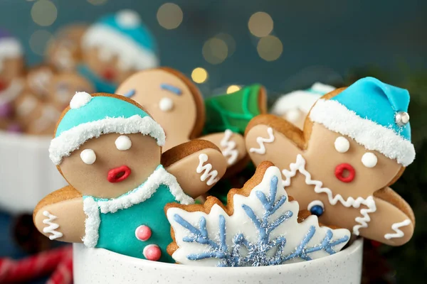 Deliciosas Galletas Caseras Navidad Tazón Contra Las Luces Festivas Borrosas — Foto de Stock