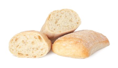 Beyaz üzerine izole edilmiş taze pişmiş ciabatalar.