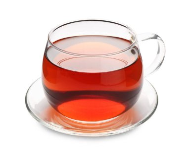 Beyaz üzerine izole edilmiş bir fincan siyah çay.