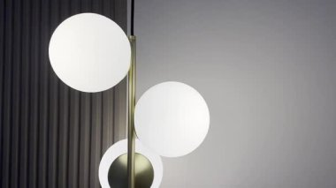 Odada asılı şık kolye lambaları, kamera hareket ediyor.