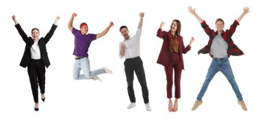 Kazandım. Mutlu insanlar zaferi beyaz arka planda kutluyor