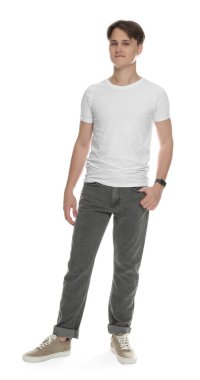 Beyaz arka planda şık kotlu adam