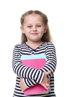 Beyaz arka plan kitapları ile sevimli küçük kız