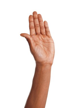 Afro-Amerikalı adam beyaz arka planda beşlik çakıyor, yakın plan.