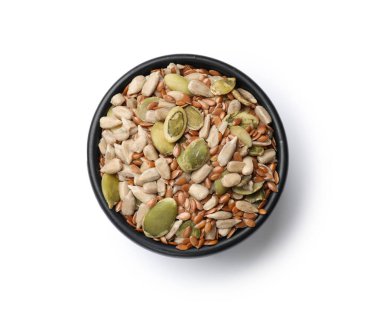 Farklı tohumların karışımı beyaz, üst görünümde izole.