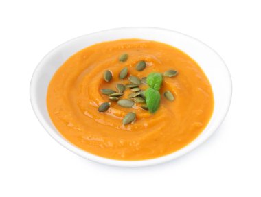 Çekirdekli balkabağı çorbası ve fesleğen.