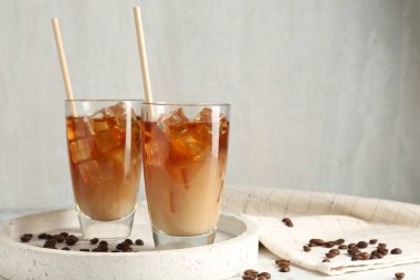 Sütlü ve fasulyeli lezzetli buzlu kahve. Metin için boşluk