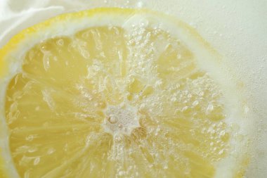 Sodalı limon dilimi, yakın çekim manzarası.