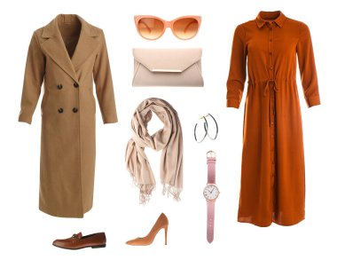 Beyaz arka plandaki kadınlar için şık kıyafetler, ayakkabılar ve aksesuarlar koleksiyonu. Havalı bahar havası.