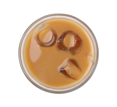 Buzlu ve sütlü lezzetli kahve, beyaz, üst manzara.