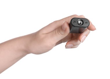 Beyaz arka planda gizli kamera olan kadın, yakın plan.