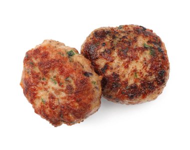 Lezzetli kavrulmuş et köfteleri beyaz üzerine izole edilmiş.