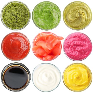 Wasabi ve diğer çeşniler beyaz sette izole edilmiş. Üst görünüm