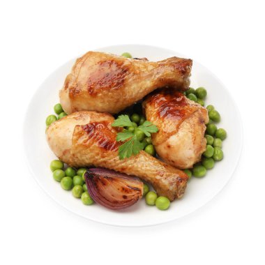 Izgara tavuk budu, yeşil bezelye, soğan ve maydanoz beyaza izole edilmiş.