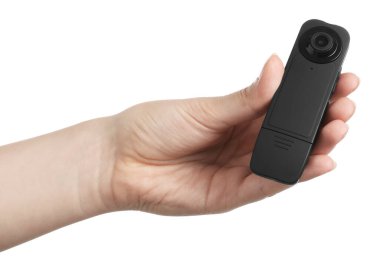 Beyaz arka planda gizli kamera olan kadın, yakın plan.