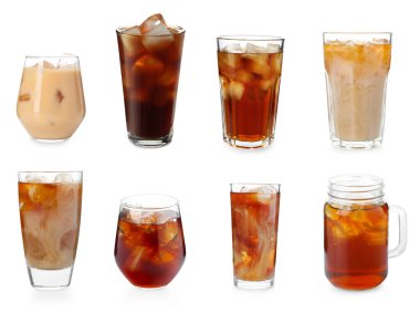 Buzlu kahve. Beyaz arka planda farklı içecekler, set