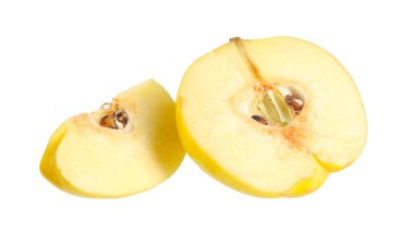 Olgun ayva meyvesini beyazda izole et