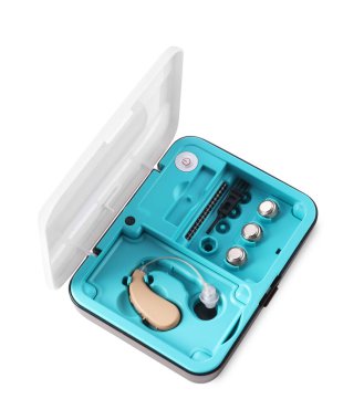 İşitme cihazı ve aksesuarlar beyaz kutuda, yukarıda