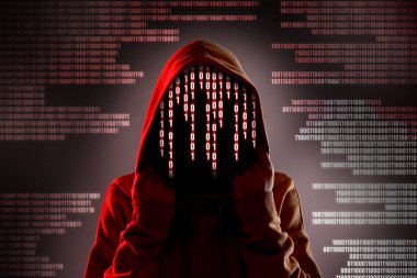 Siber saldırı. Koyu arkaplanda yüz yerine ikili kodlu hacker