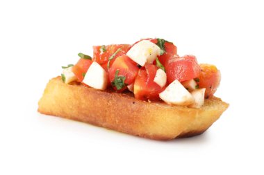 Domatesli lezzetli bruschetta ve beyaz üzerine izole edilmiş mozzarella peyniri.