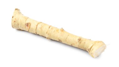 Bir taze yaban turpu kökü beyaza izole edilmiş.