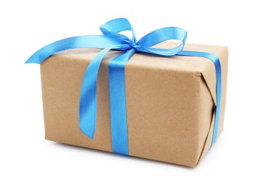 Beyaz kurdeleli bir hediye kutusu.