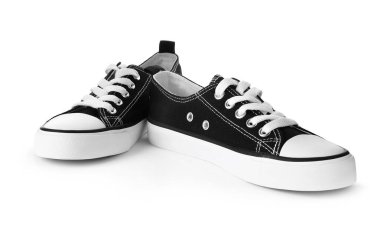 Beyazın üzerinde izole edilmiş siyah çocuk ayakkabıları. Şık ayakkabılar.