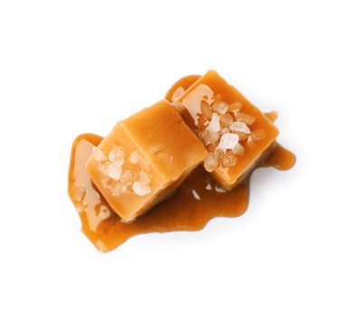 Tuz ve karamel soslu lezzetli şekerler beyaz, üst manzara