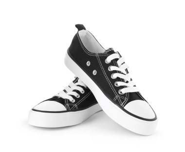 Beyazın üzerinde izole edilmiş siyah çocuk ayakkabıları. Şık ayakkabılar.