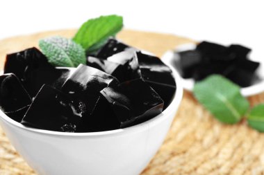 Nane yapraklı lezzetli bitkisel jöle, yakın plan.