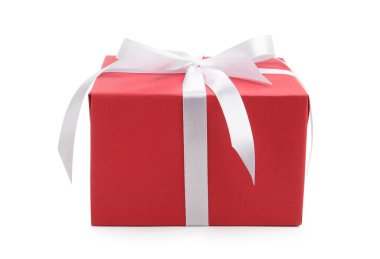 Beyaz kurdeleli bir hediye kutusu.