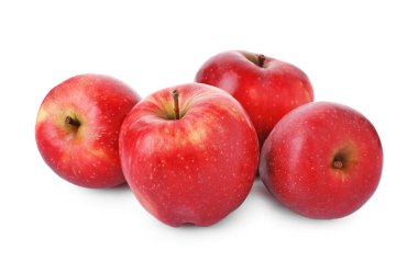 Birçok taze kırmızı elma beyaz üzerine izole edilmiştir.