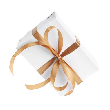 Beyaz arkaplana karşı havada güzel bir hediye kutusu