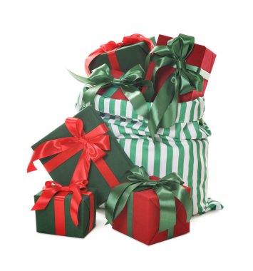 Noel Baba çantası, Noel hediyeleri beyaza izole edilmiş.